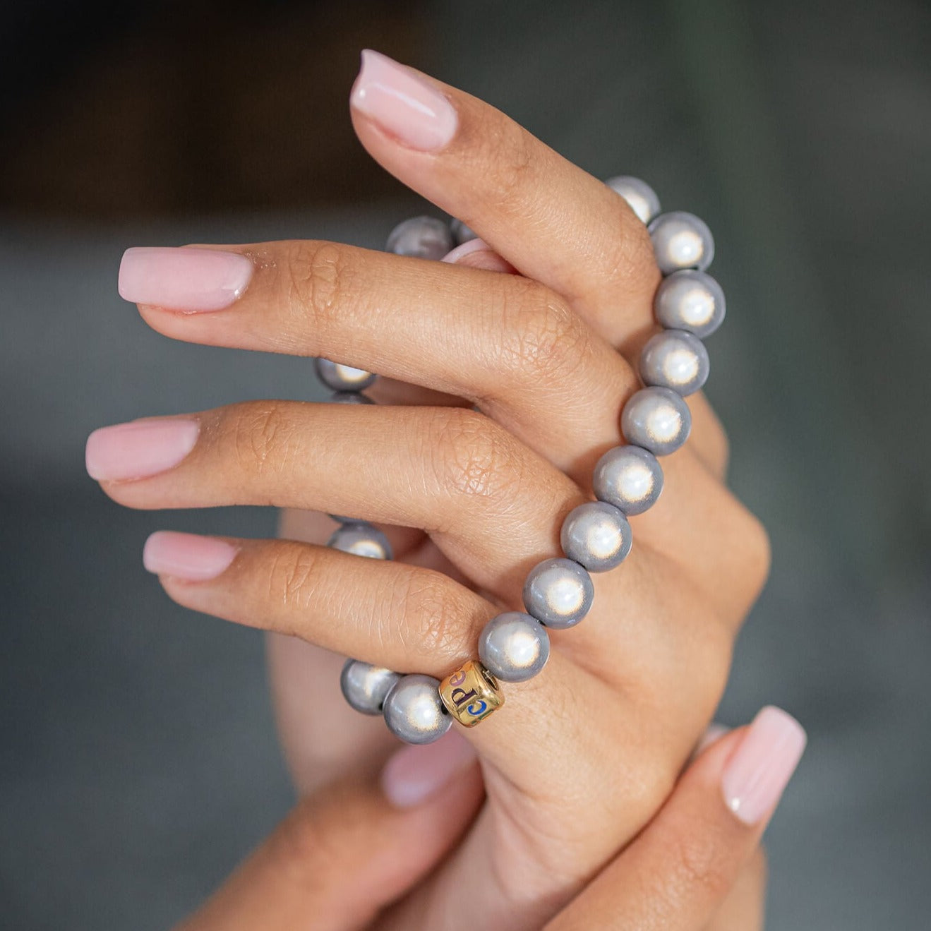 Pearl bracelet taupe
